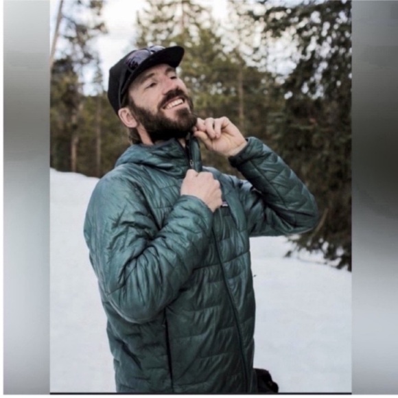 Patagonia Men's Micro Puff Jacket Micro Green Large
Like New - Picture 11 of 13